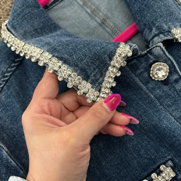 Chic Denim Dress with White Accents - Picture 5 of 5